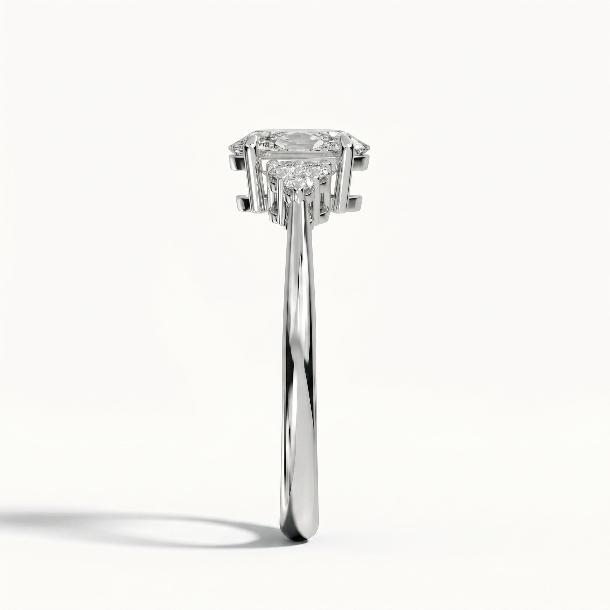 Daisy - White Gold - daisy-WG-oval-side