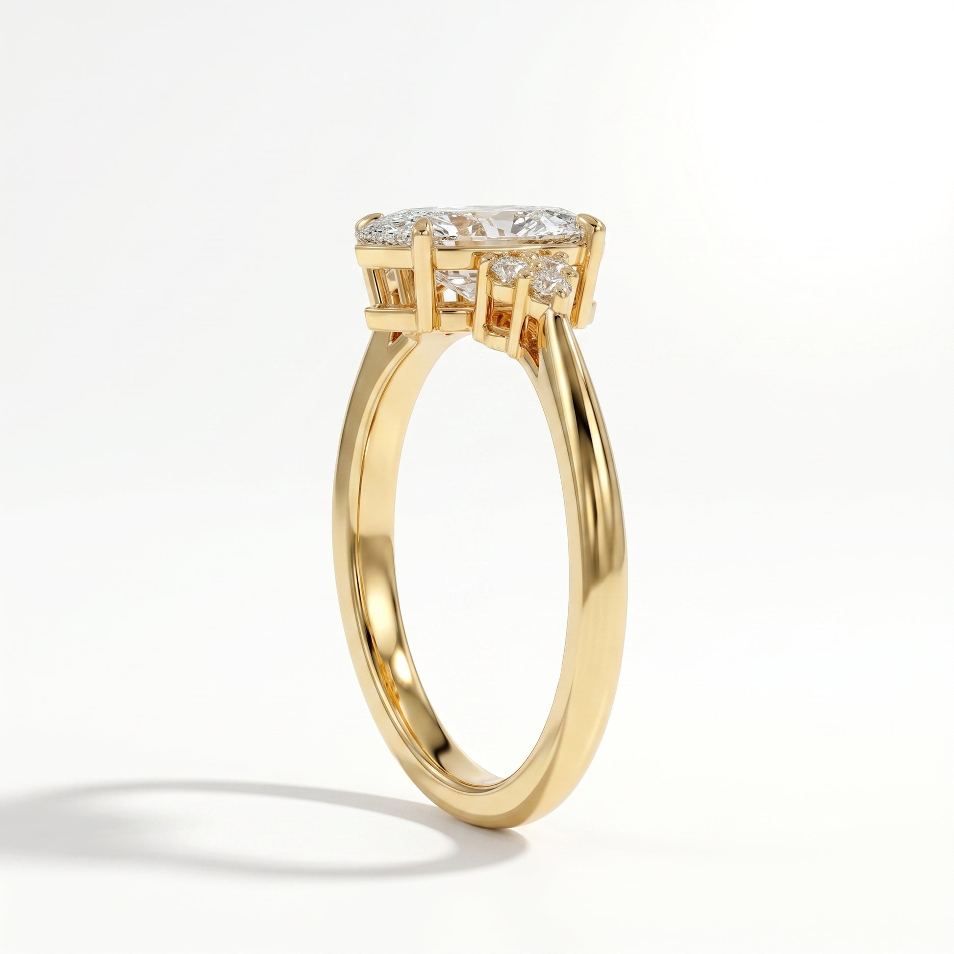 Daisy - Yellow Gold - daisy-YG-marquise-side