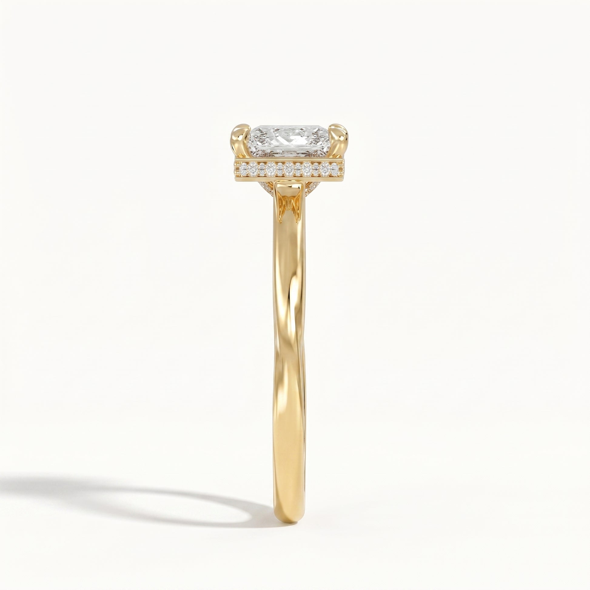 Meghan - Yellow Gold - meghan-YG-princess-side