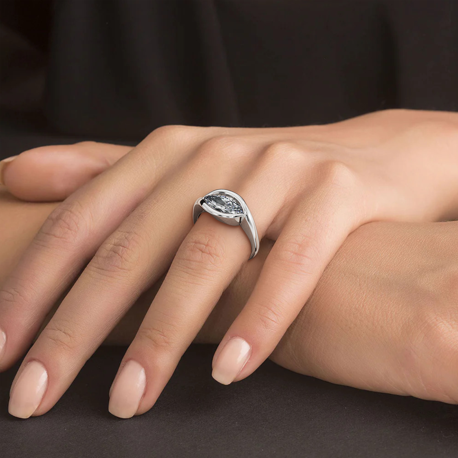 Noor - White Gold - noor-WG-marquise-hand