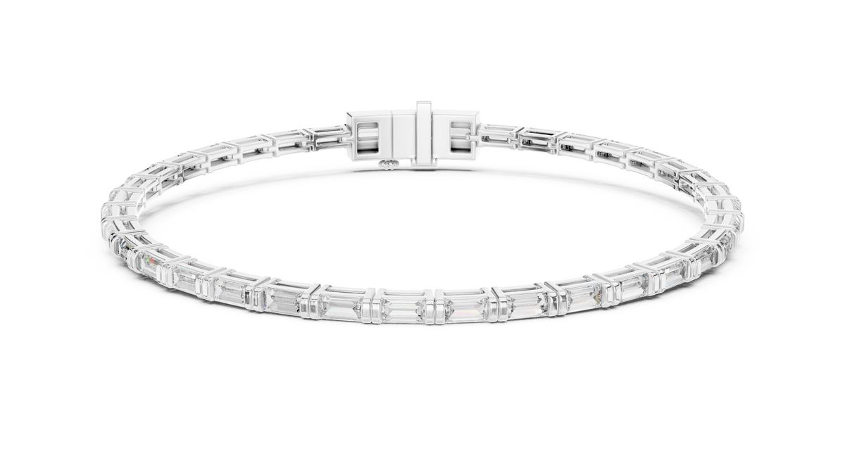 Solene - White Gold - solene-WG-baguette-hero